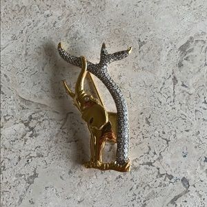 SWAROVSKI elephant pin, goldtone w/clear crystals